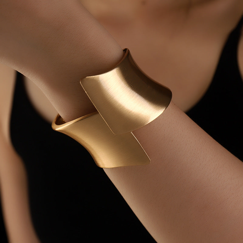 Dune Matte Gold Statement Bangle