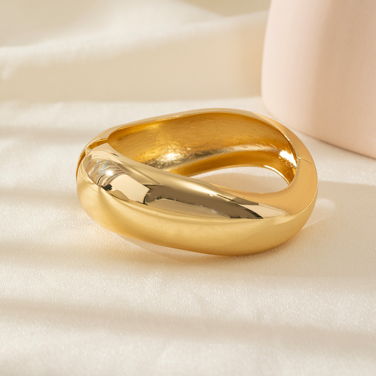 Fluidity Bold Bangle