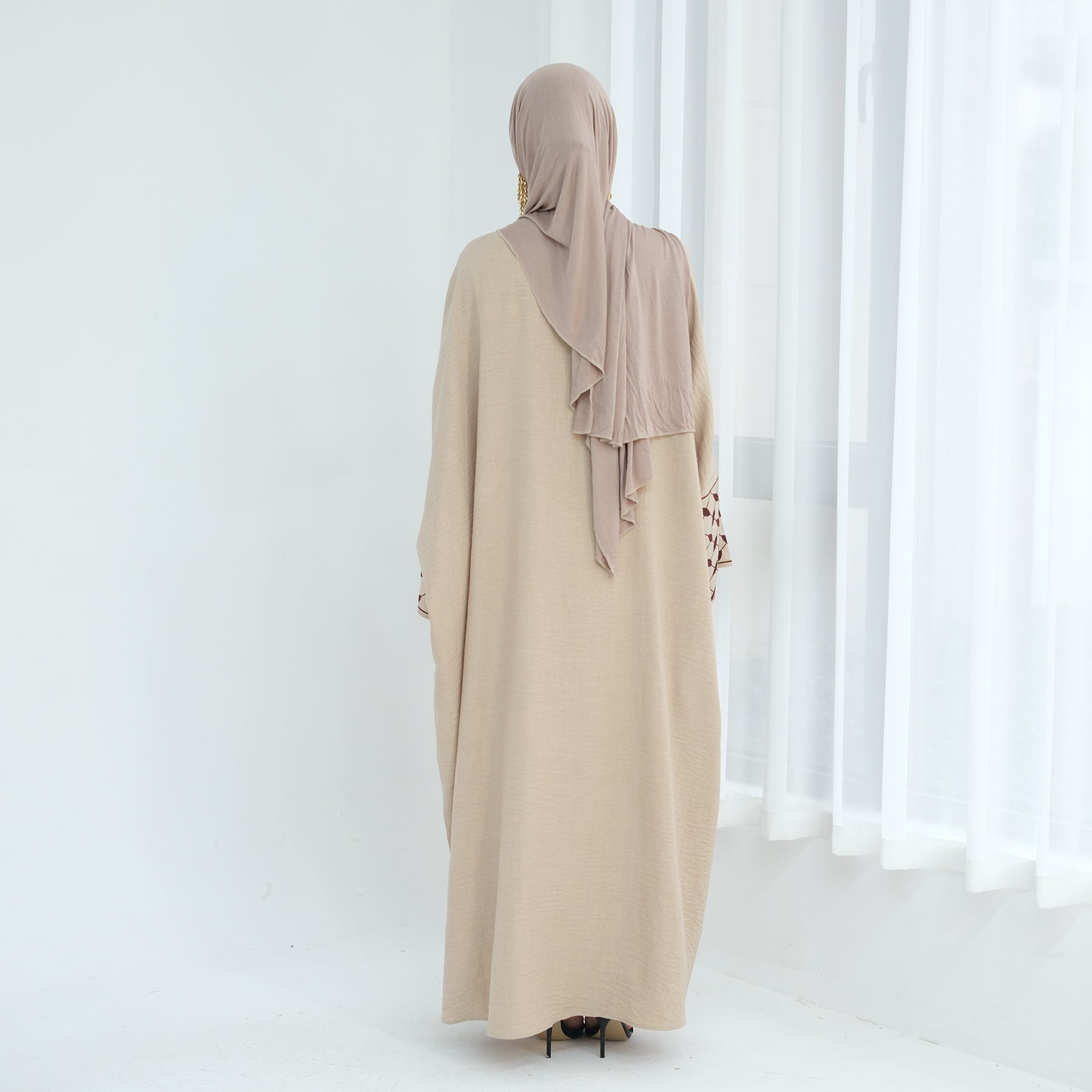 Keffiyah Embroidered Open Abaya - Beige
