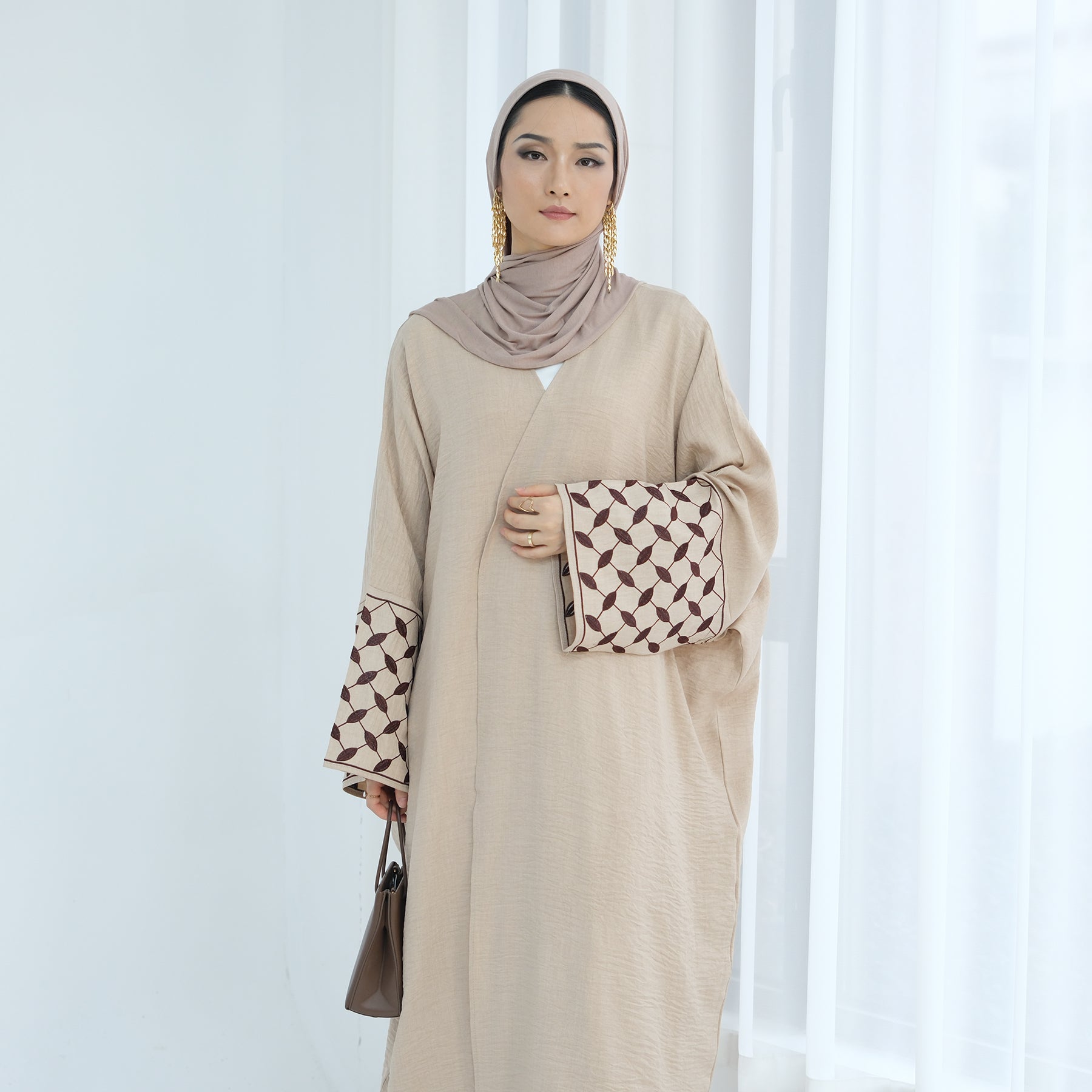 Keffiyah Embroidered Open Abaya - Beige